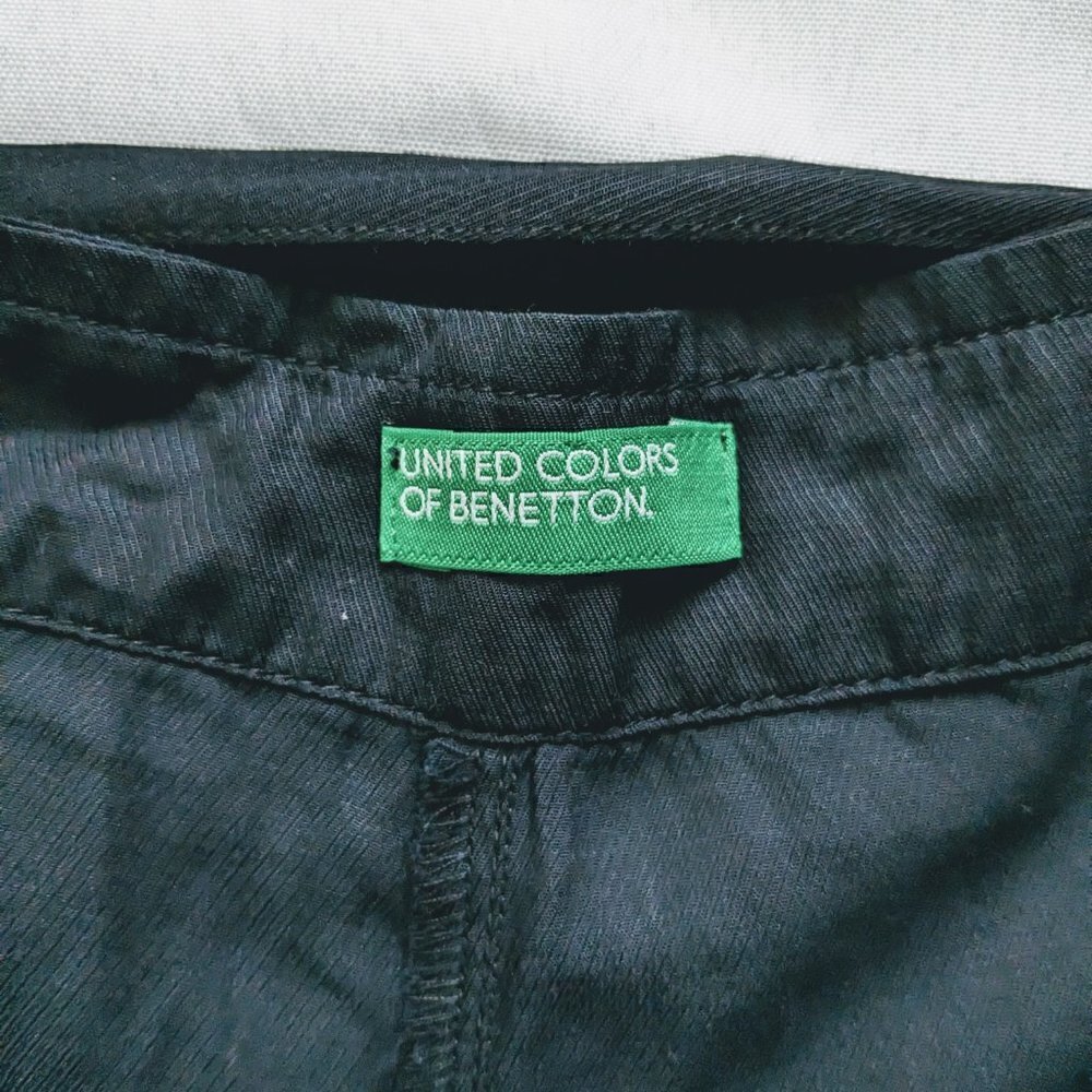 United Colors Of Benetton Black Shorts Size 10 — image 5 of 5